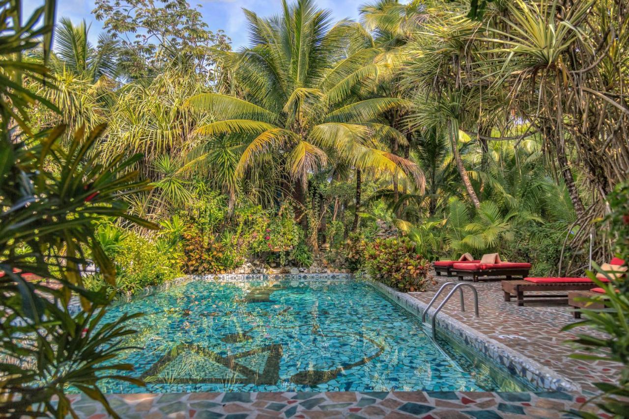 Abezza Resort And Adventure Spa Maskall Exterior photo